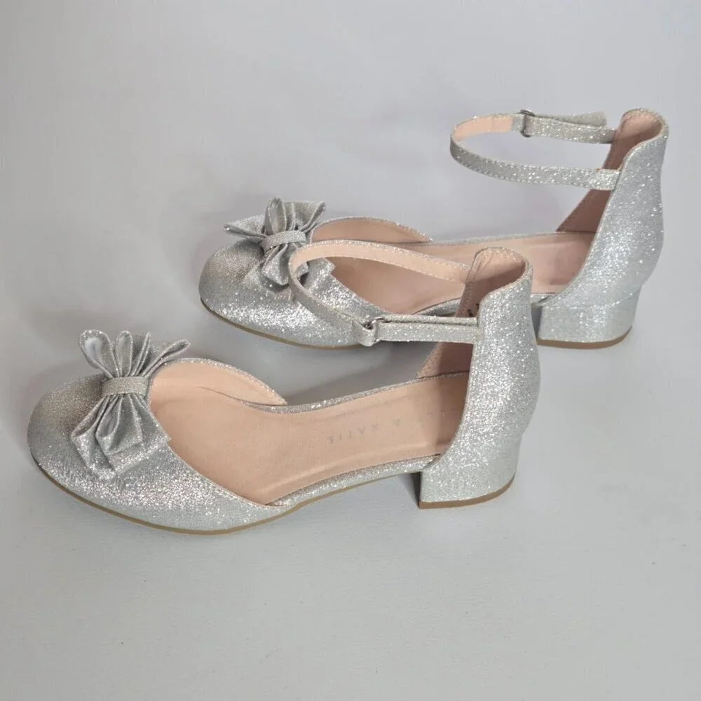 Kelly & Katie Victoria Pump Silver Glitter Front Bow Ankle Strap Girls Shoe Sz 3